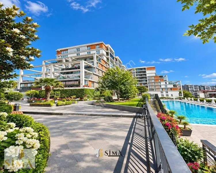 Prestijli Site İçerisinde Metrobüse Yakın Eşyalı Fırsat Daire