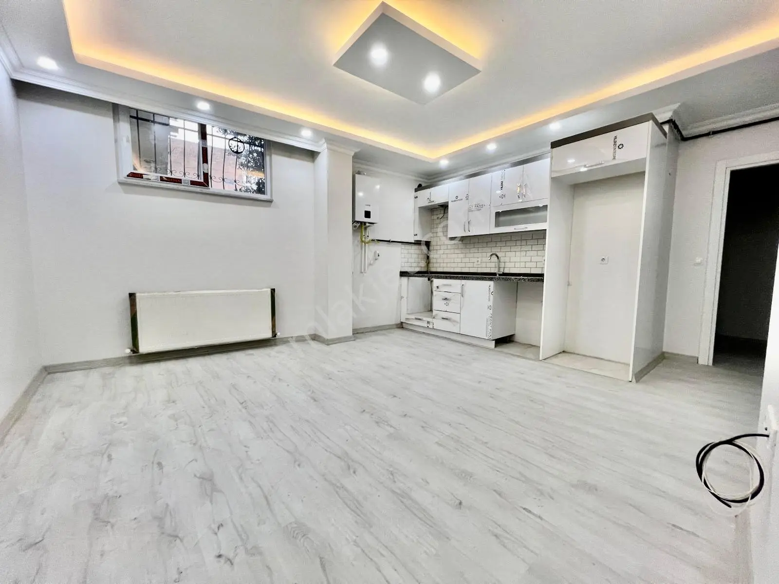 Yeni Binada Satılık 1+1 55m2 Yatırımlık Bahçekatı Daire Esra Eml — fotoğraf 3