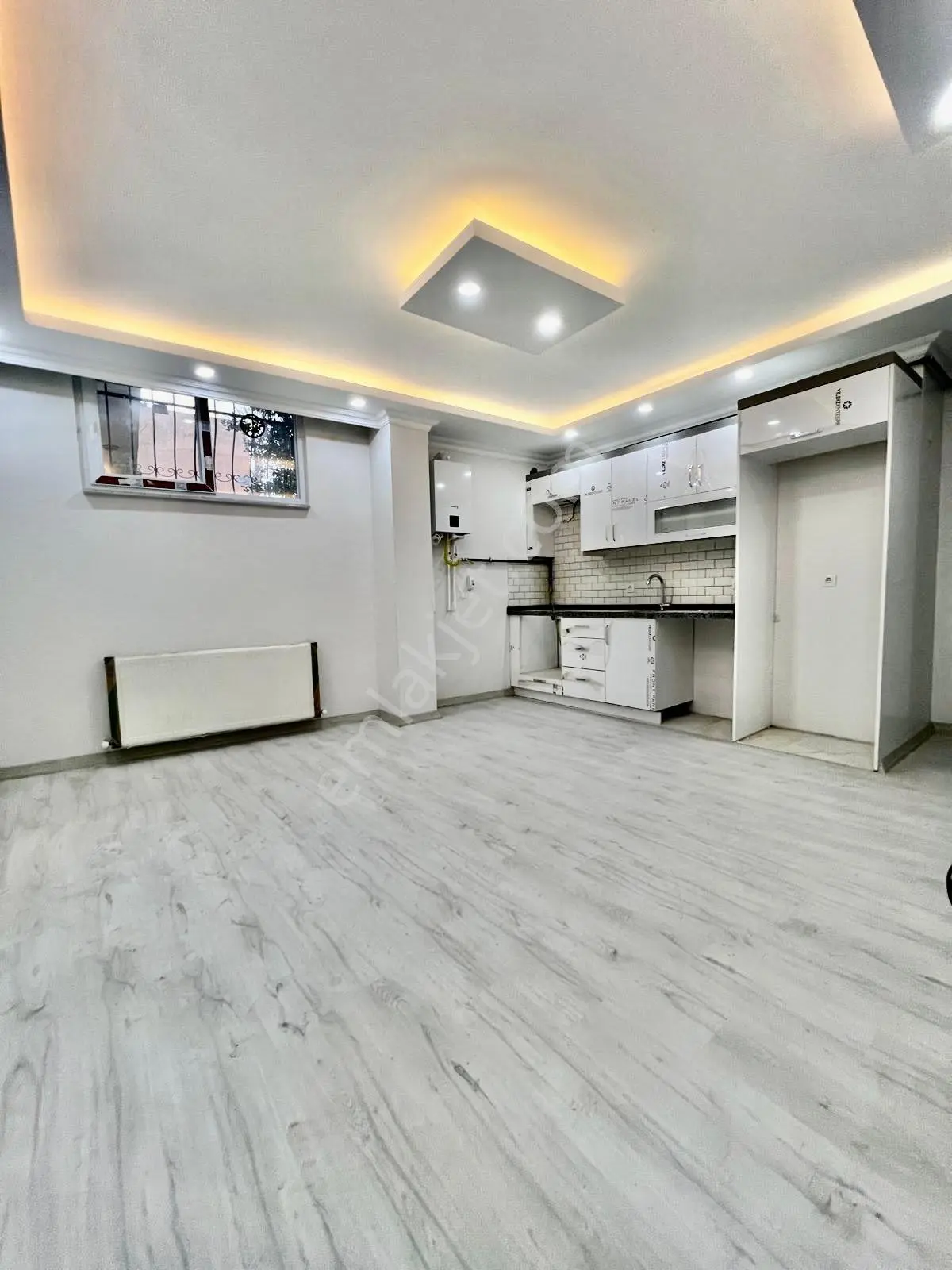 Yeni Binada Satılık 1+1 55m2 Yatırımlık Bahçekatı Daire Esra Eml — fotoğraf 4