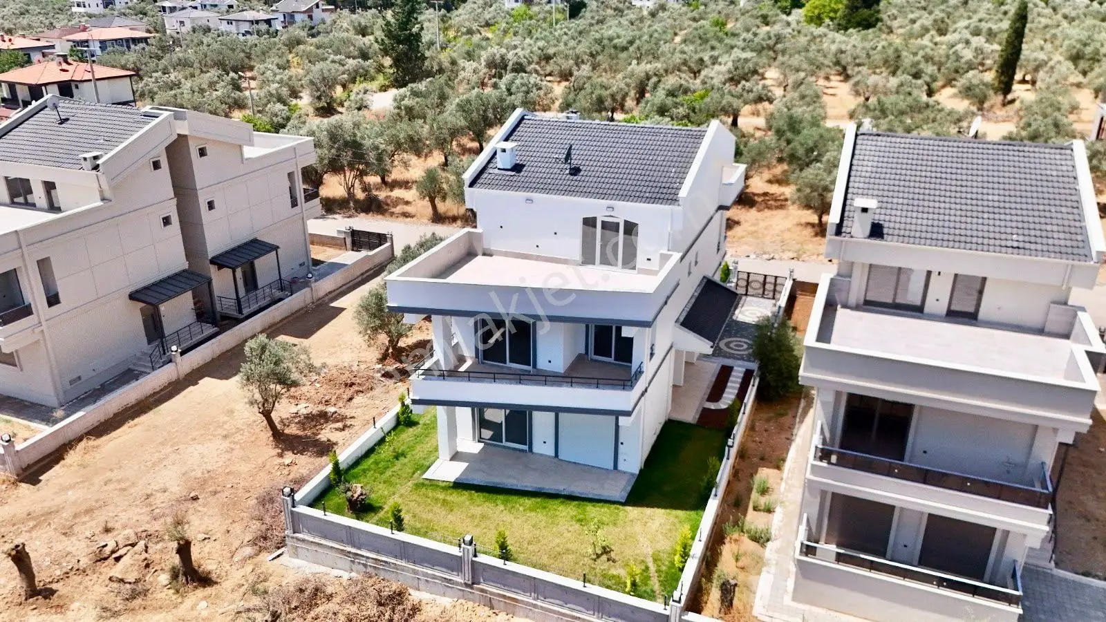 ꧁ay Emlaktan꧂güre'de Kazdağlarının Eteklerinde Doğa İçerisinde Satılık 3+1 Manzaralı Müstakil Villa — fotoğraf 4