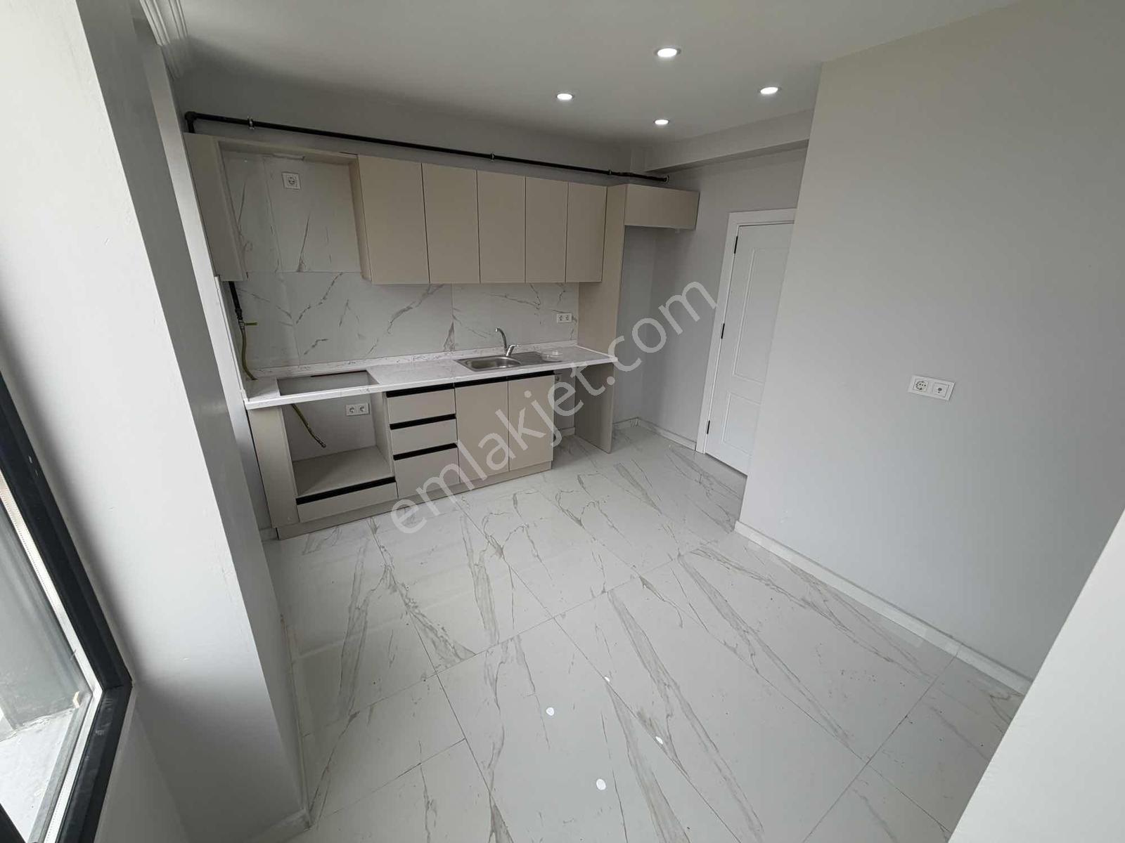 Aydın İnş.1.Cebeci Cad Komşu 2+1 Balkonlu Sıfır Ara Kat Daireler