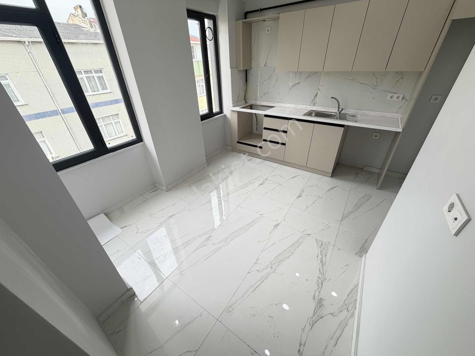 Aydın İnş.1.cebeci Cad Komşu 2+1 Balkonlu Sıfır Ara Kat Daireler — fotoğraf 2