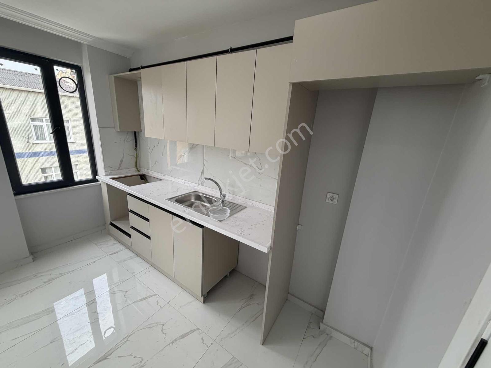 Aydın İnş.1.cebeci Cad Komşu 2+1 Balkonlu Sıfır Ara Kat Daireler — fotoğraf 4