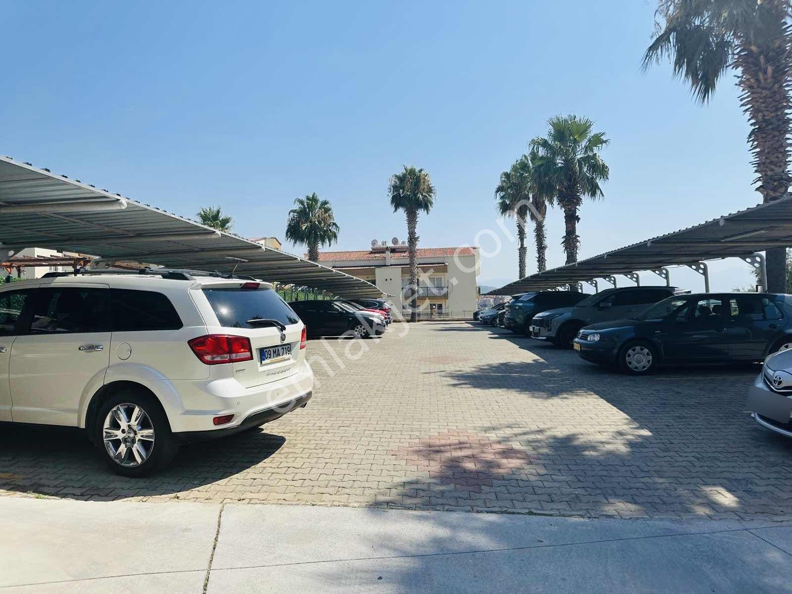 Kuşadası Ege Mahallesinde 4+1 Arakat Geniş Satlık Daire — fotoğraf 5