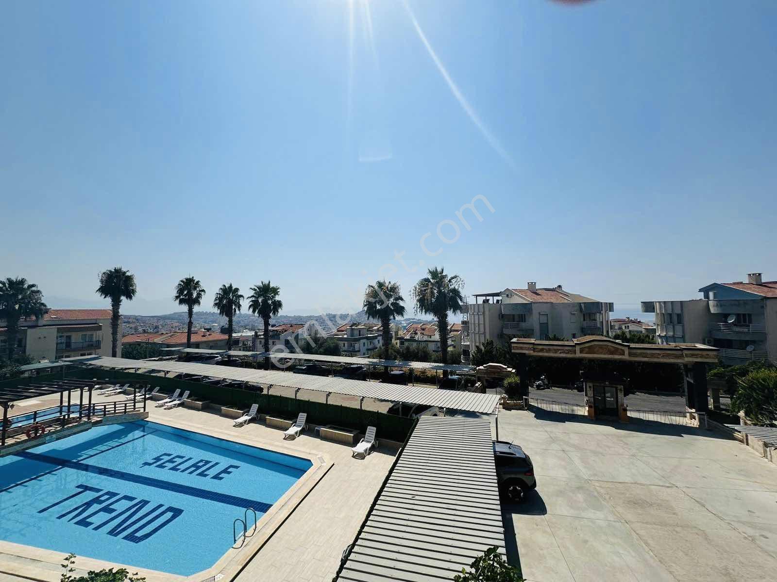Kuşadası Ege Mahallesinde 4+1 Arakat Geniş Satlık Daire — fotoğraf 6