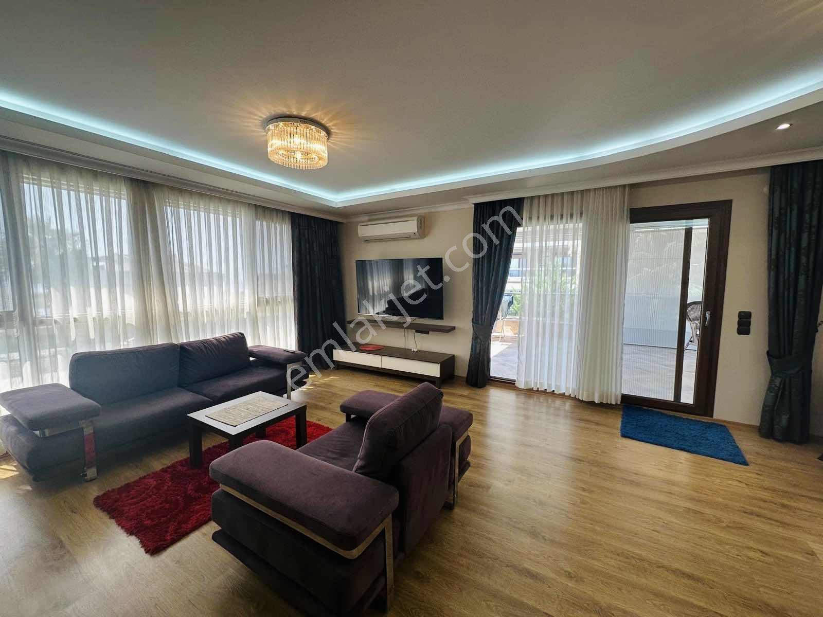 Kuşadası Ege Mahallesinde 4+1 Arakat Geniş Satlık Daire — fotoğraf 10