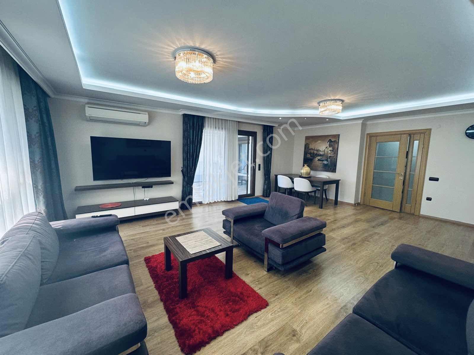 Kuşadası Ege Mahallesinde 4+1 Arakat Geniş Satlık Daire — fotoğraf 13