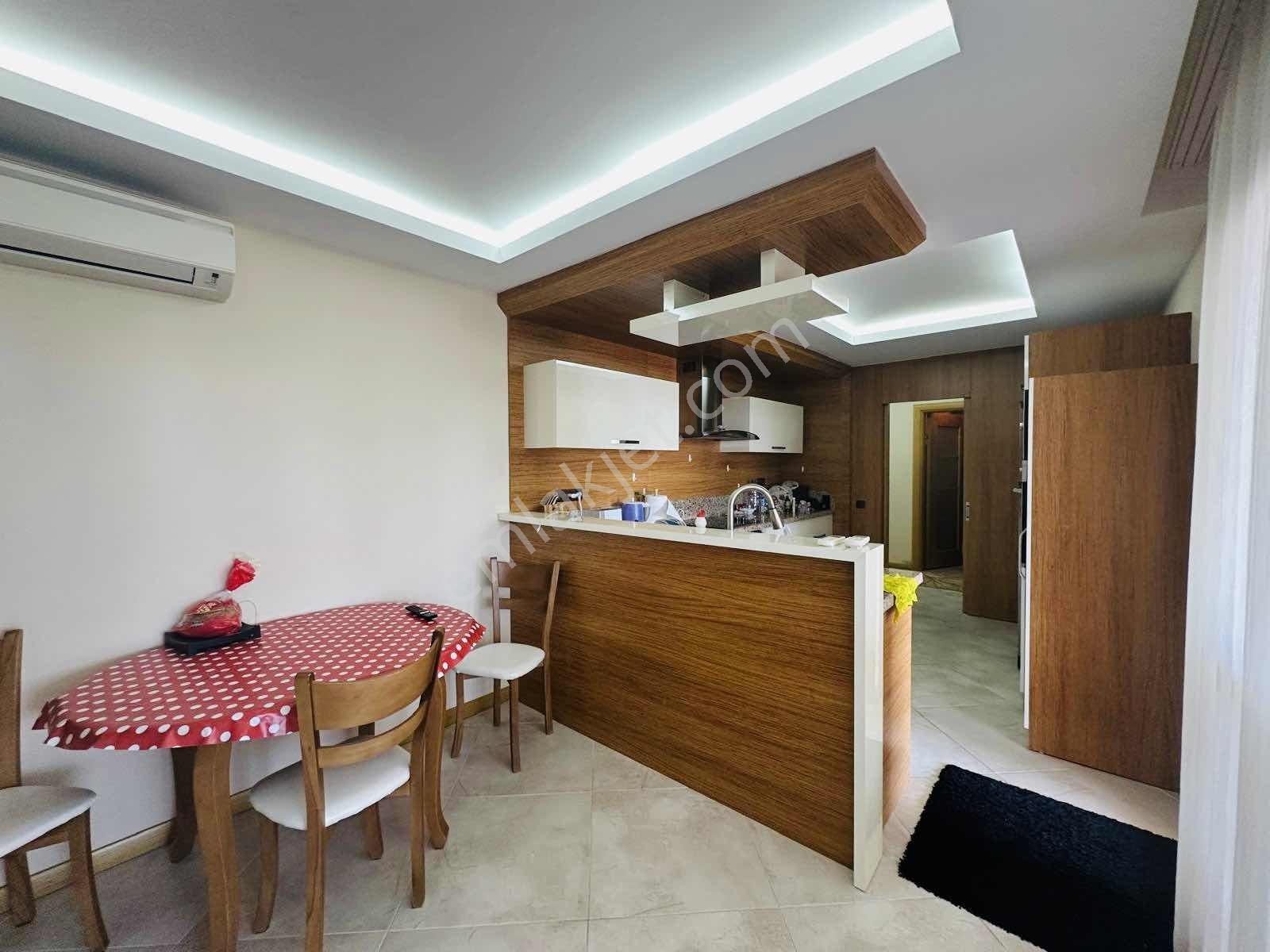 Kuşadası Ege Mahallesinde 4+1 Arakat Geniş Satlık Daire — fotoğraf 19