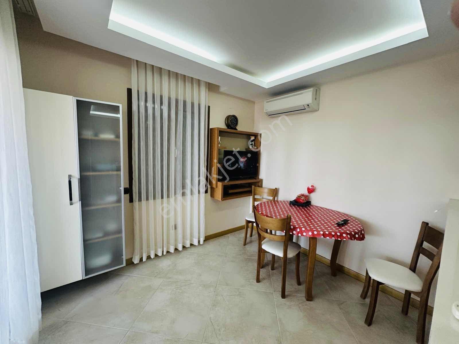 Kuşadası Ege Mahallesinde 4+1 Arakat Geniş Satlık Daire — fotoğraf 20