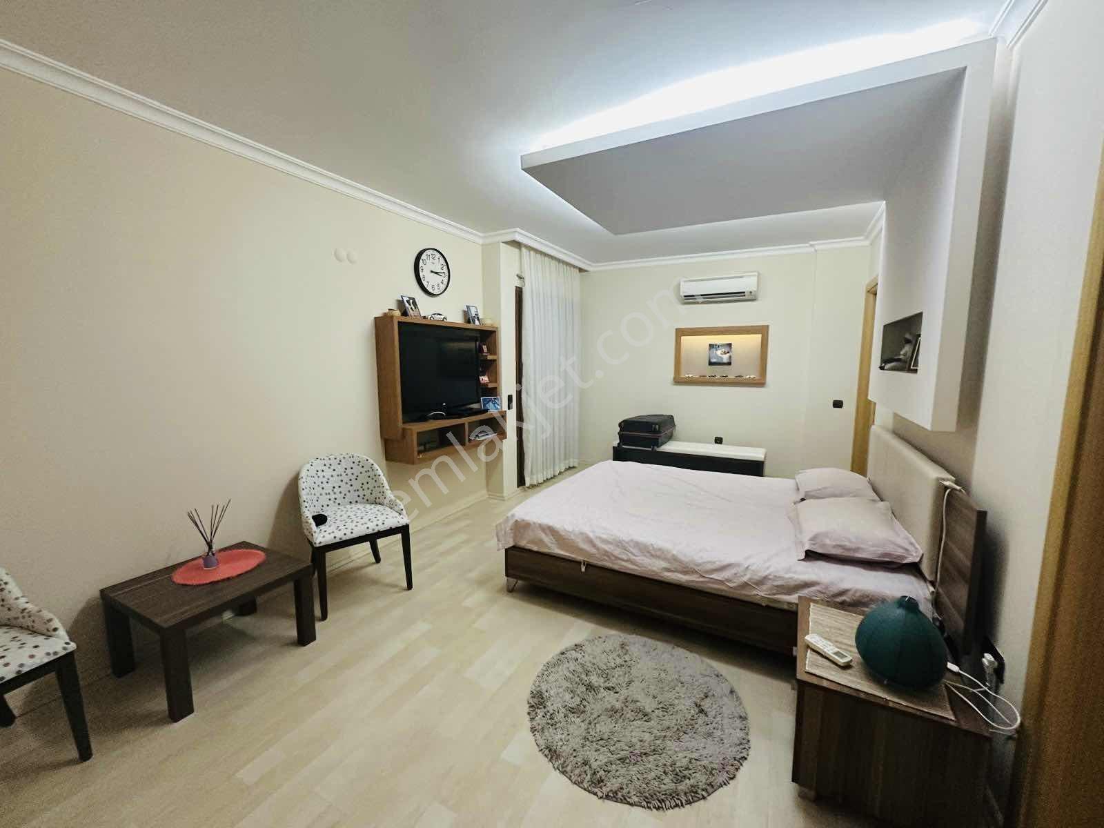 Kuşadası Ege Mahallesinde 4+1 Arakat Geniş Satlık Daire — fotoğraf 23