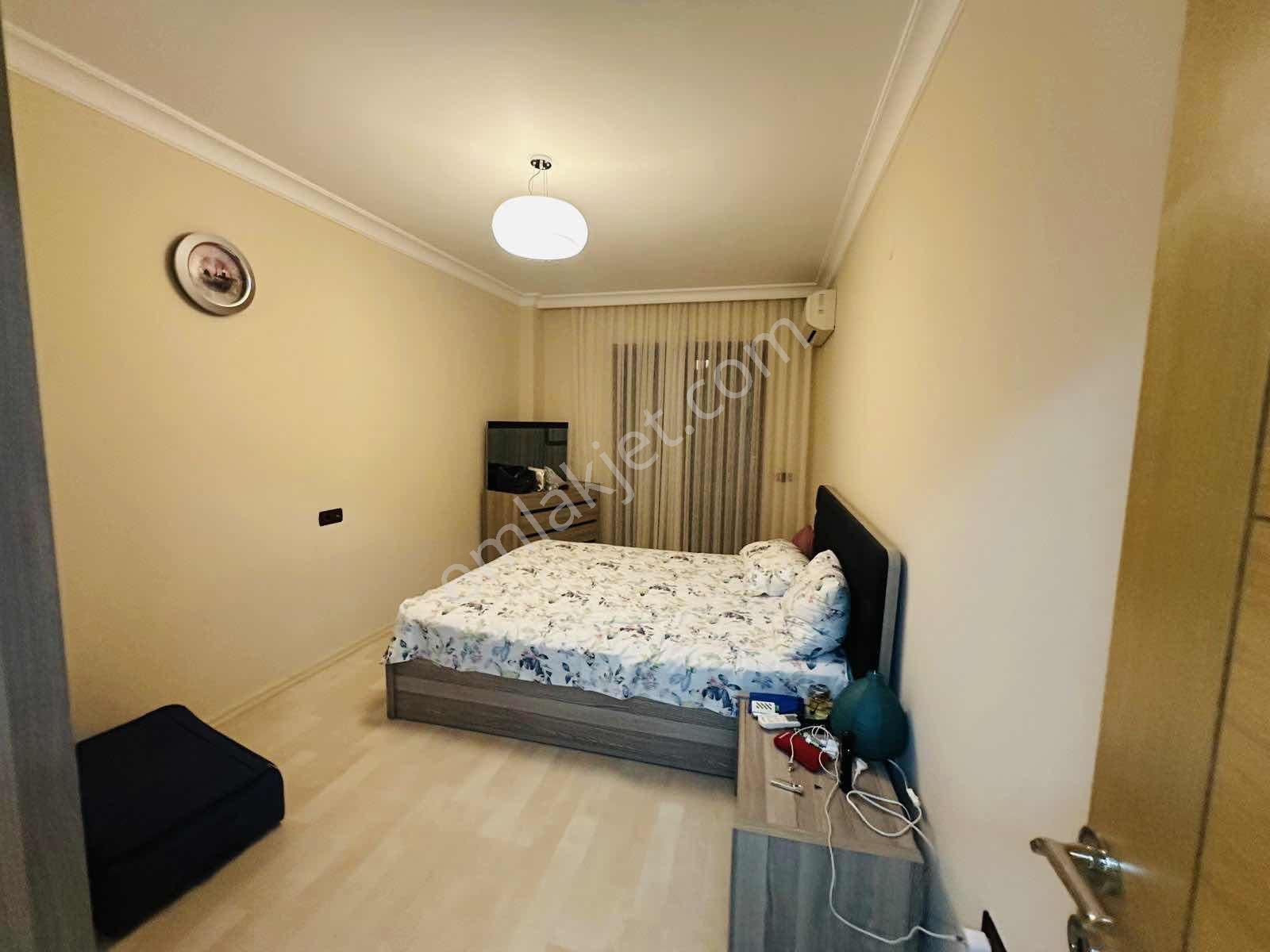 Kuşadası Ege Mahallesinde 4+1 Arakat Geniş Satlık Daire — fotoğraf 27
