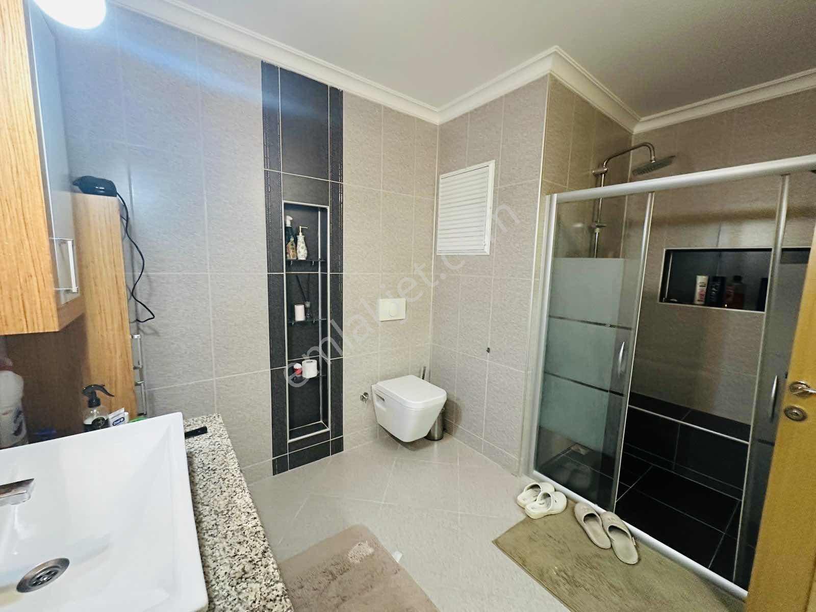 Kuşadası Ege Mahallesinde 4+1 Arakat Geniş Satlık Daire — fotoğraf 28