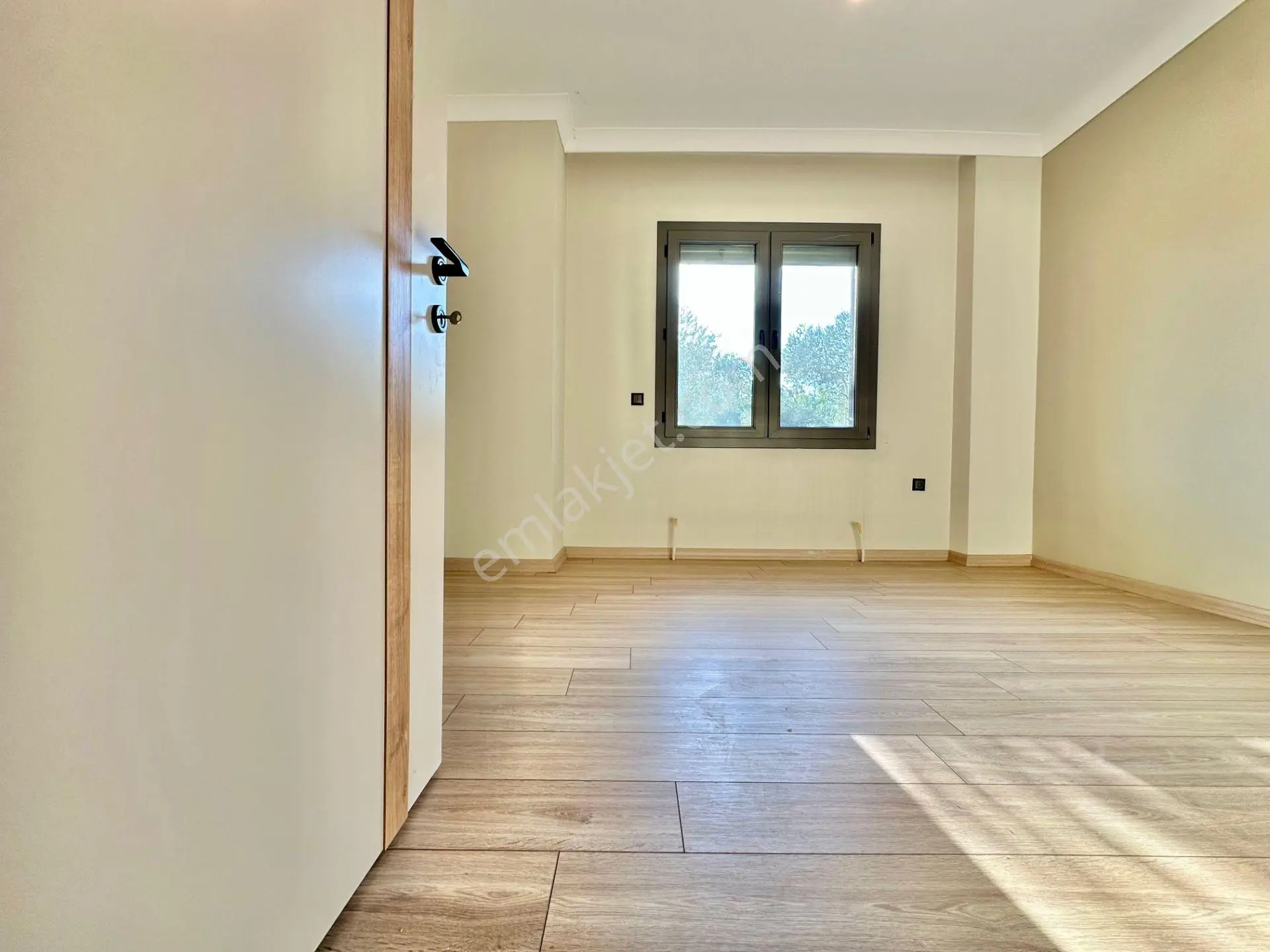 Ay Emlaktan Tahtakuşlarda Denize 300 M Yeşillikler İçerisinde Huzur Bulacağınız 4+1 Villa — fotoğraf 9