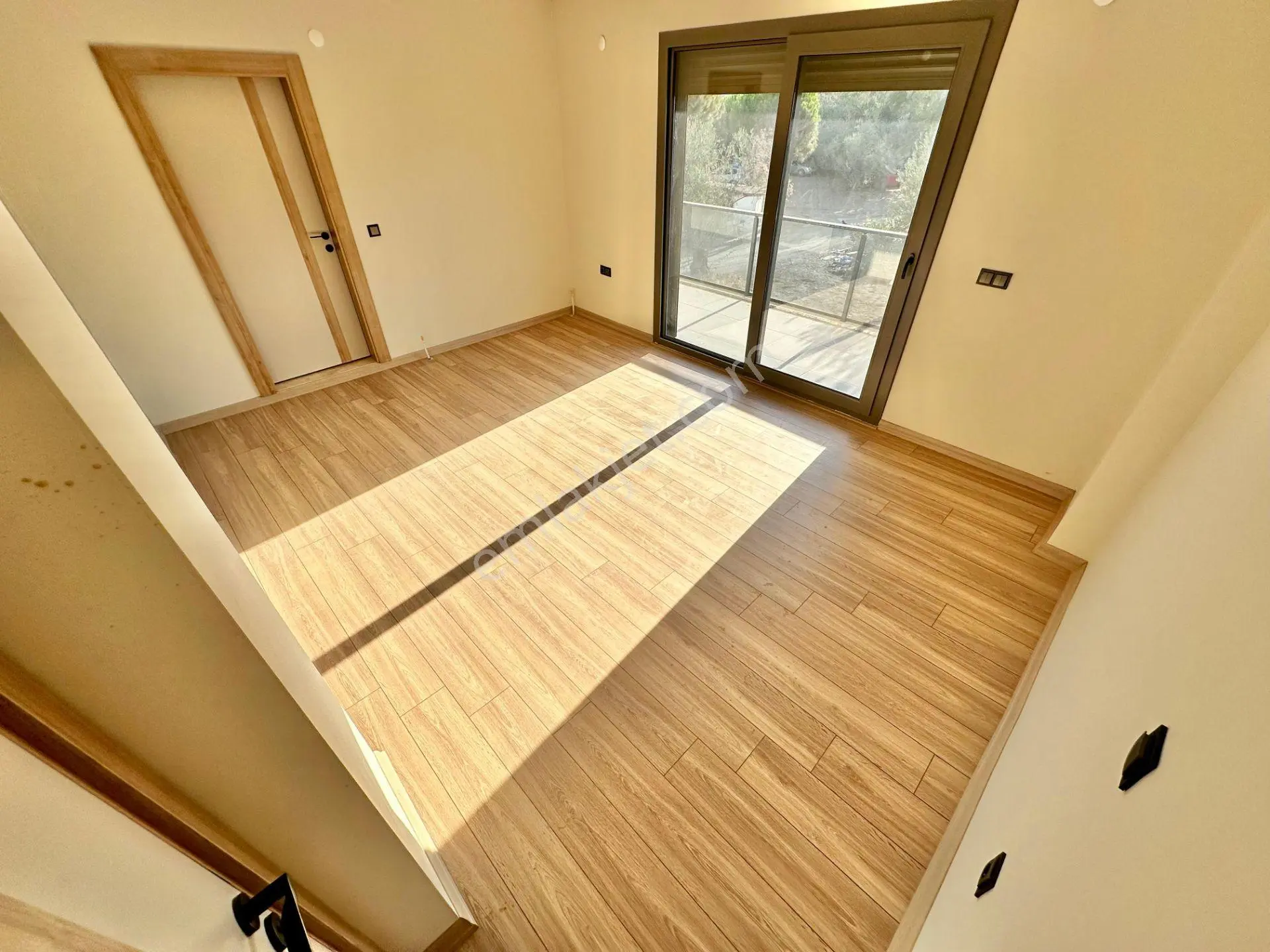 Ay Emlaktan Tahtakuşlarda Denize 300 M Yeşillikler İçerisinde Huzur Bulacağınız 4+1 Villa — fotoğraf 12