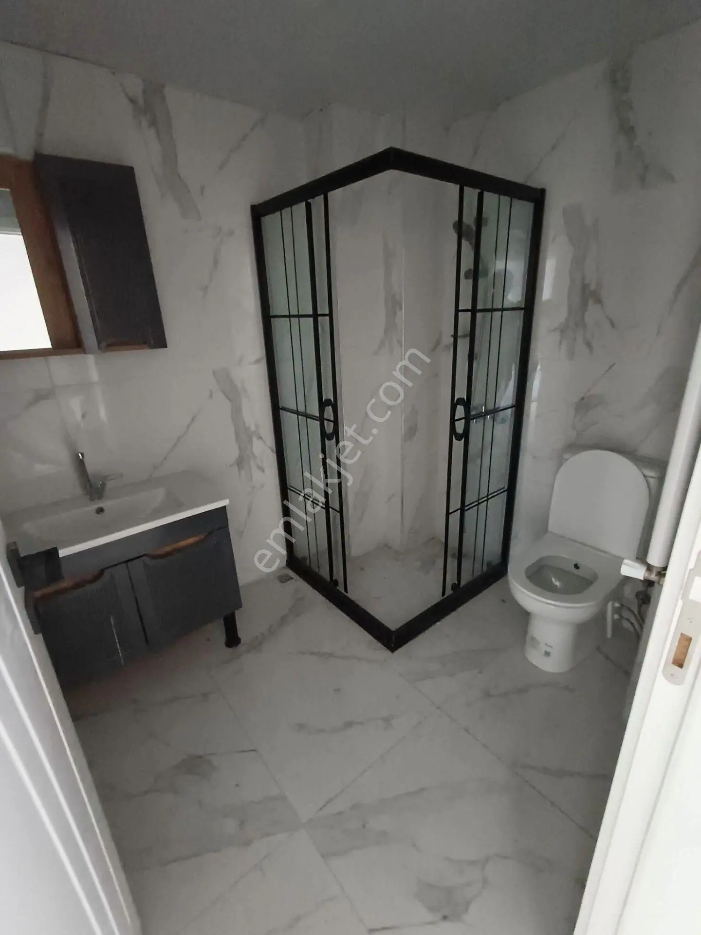 Samsun İlkadım Kışla Mahallesi'nde Asansörlü 1.kat 2+1 Satılık Sıfır Daire