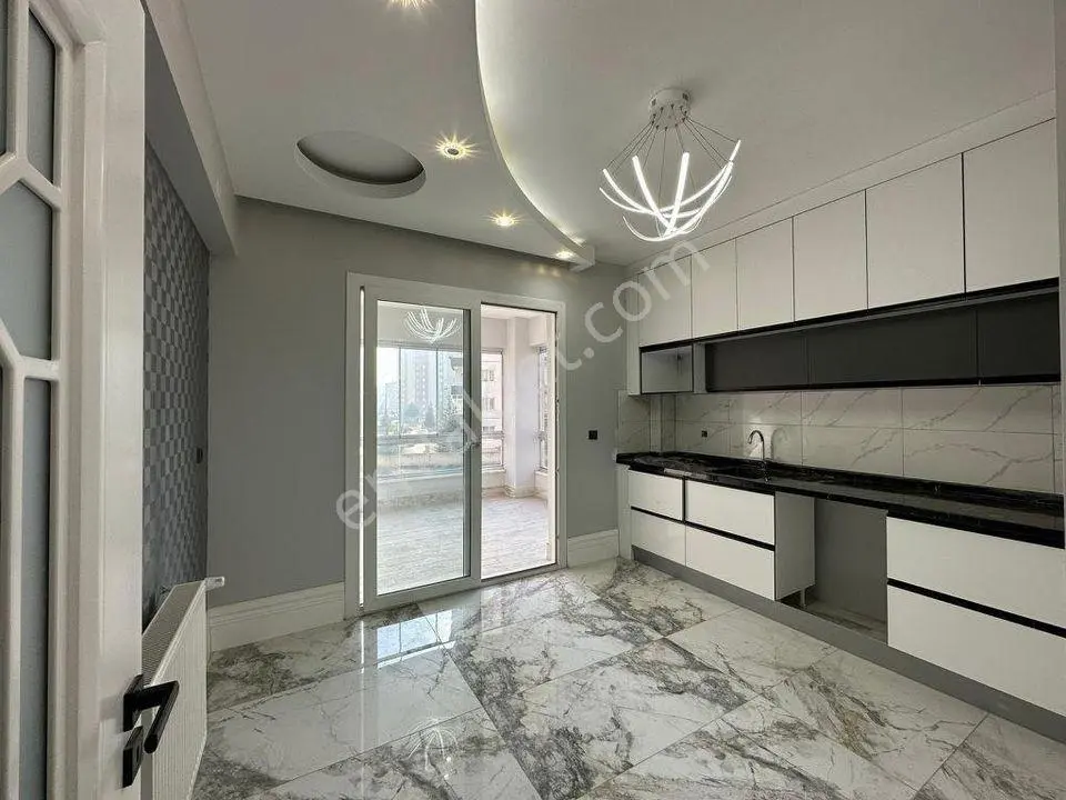 Marmarapark Avm Arkası Acil Satılık Metrobüse Komşu 2+1 Lüx Dairemiz — fotoğraf 2