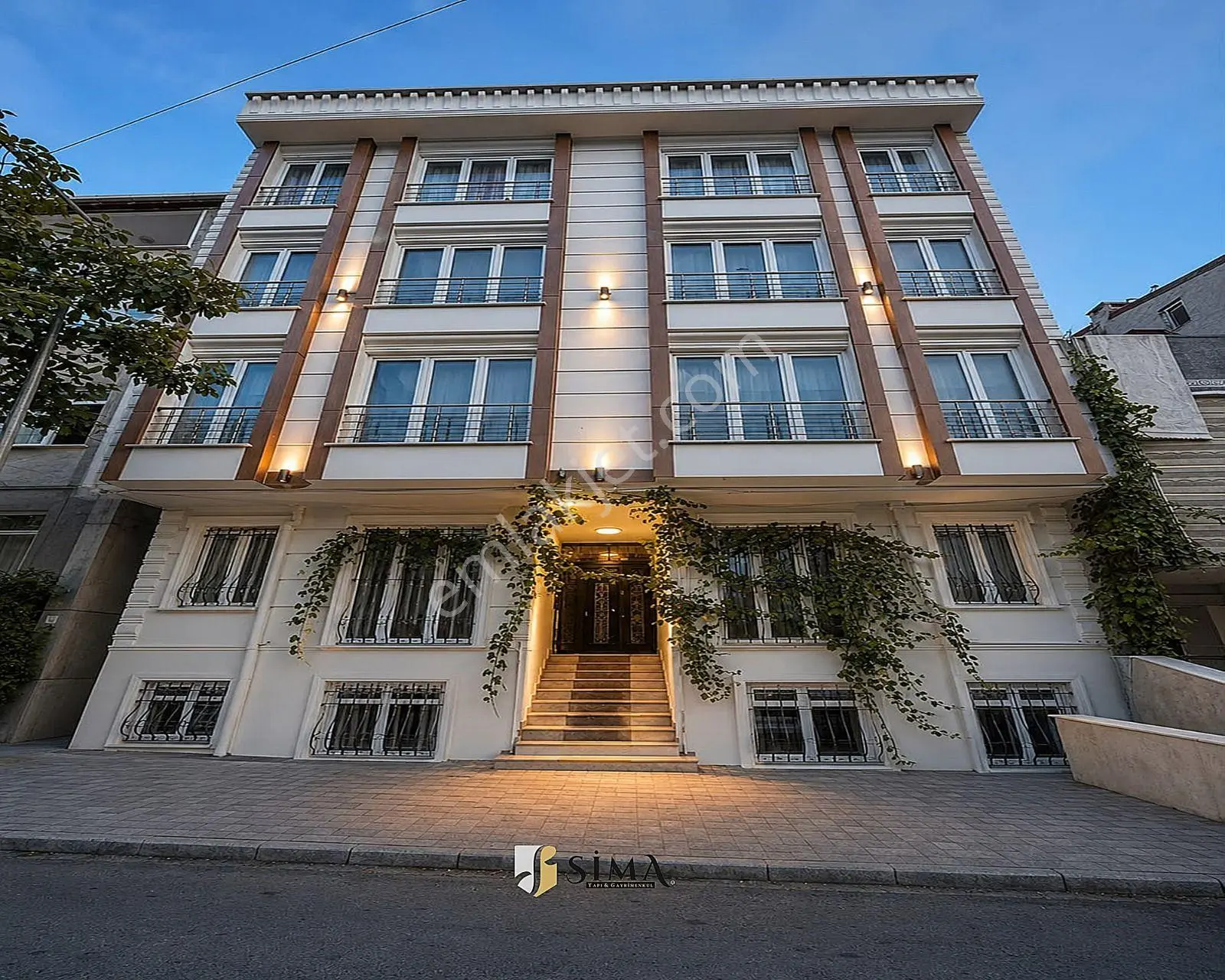 Merkezi Konumda Krediye Uygun Aile Binasında Ferah 2+1 Arakat