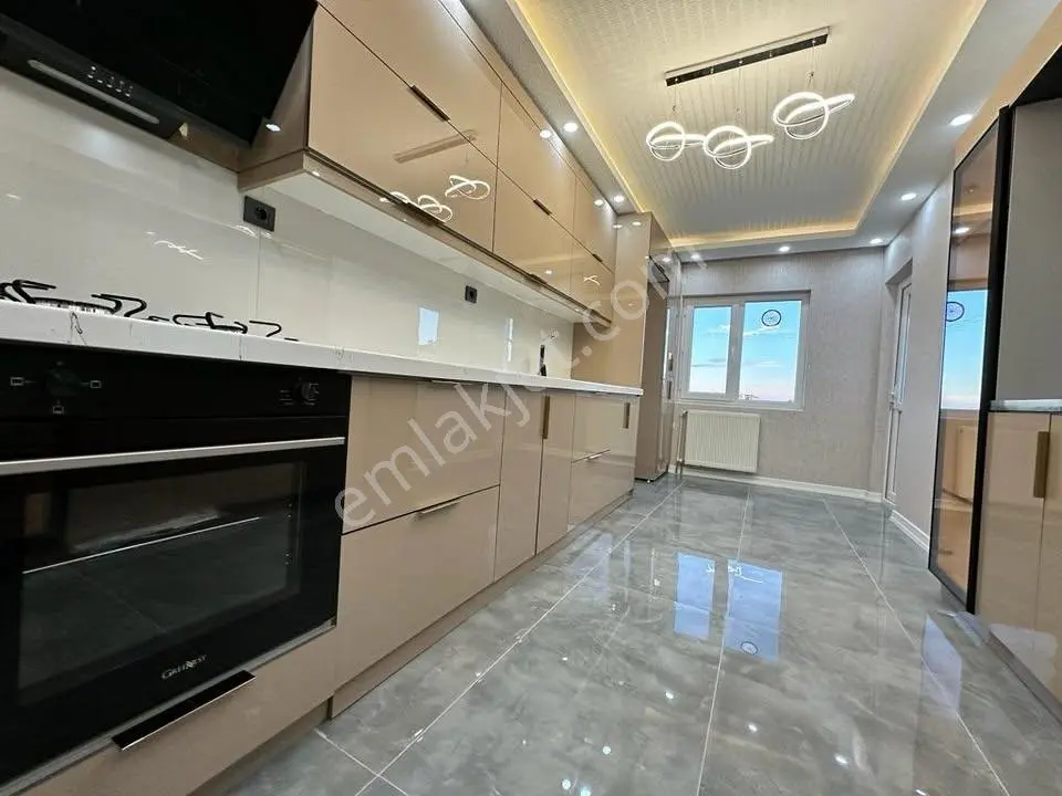 Beylikdüzü Merkez'de Oturuma Hazır Full+full Siteiçi 2+1 Dairemiz... — fotoğraf 3