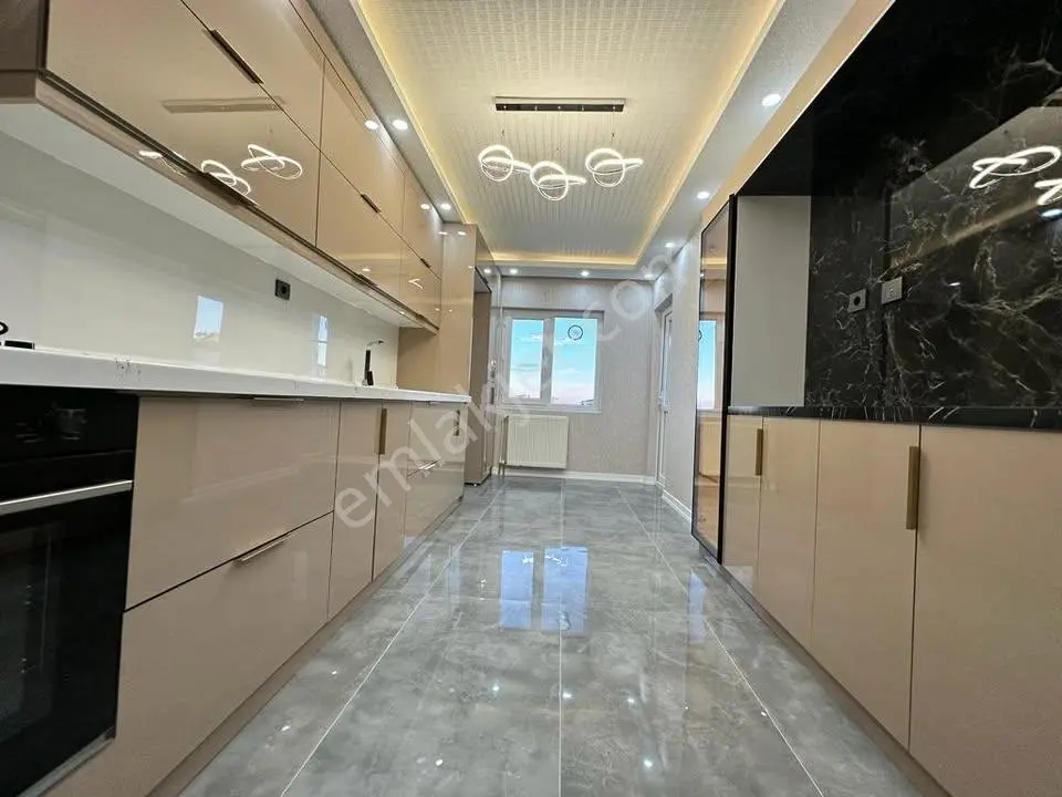 Beylikdüzü Merkez'de Oturuma Hazır Full+full Siteiçi 2+1 Dairemiz... — fotoğraf 4