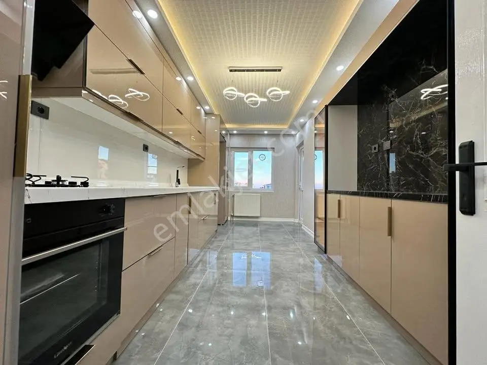 Beylikdüzü Merkez'de Oturuma Hazır Full+full Siteiçi 2+1 Dairemiz... — fotoğraf 5