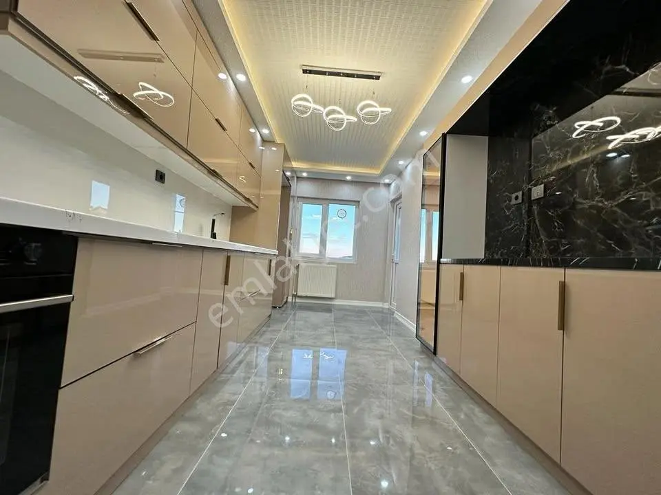 Beylikdüzü Merkez'de Oturuma Hazır Full+full Siteiçi 2+1 Dairemiz... — fotoğraf 6