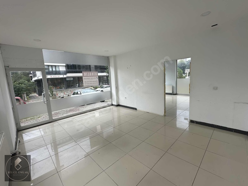 Karaçayır'da Kiralık 260 M2 Zemin + 50 M2 Depolu İşyeri — fotoğraf 10