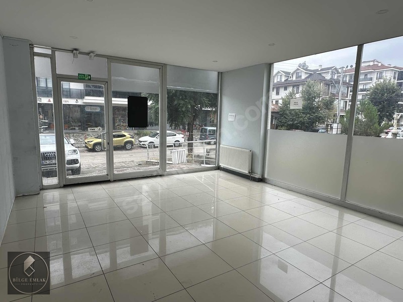 Karaçayır'da Kiralık 260 M2 Zemin + 50 M2 Depolu İşyeri — fotoğraf 11