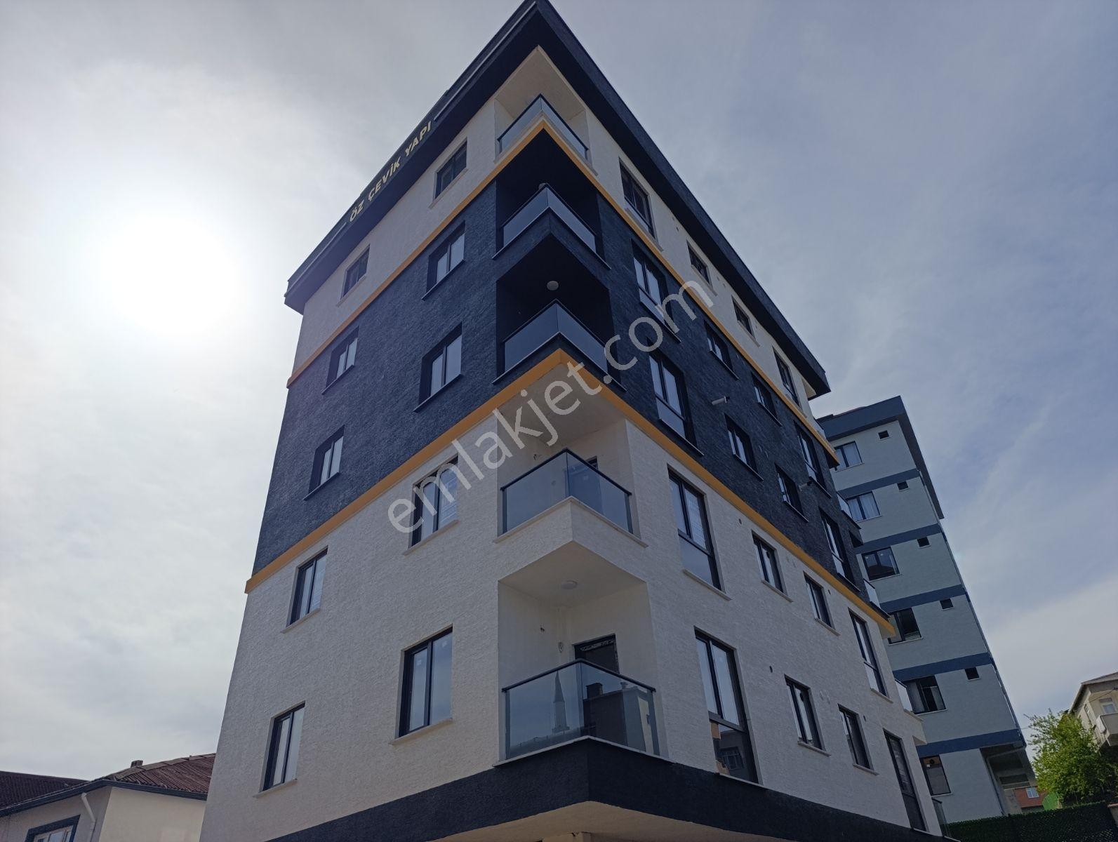 Sultanbeyli'De Satılık 2+1 İskânlı Geniş Daire