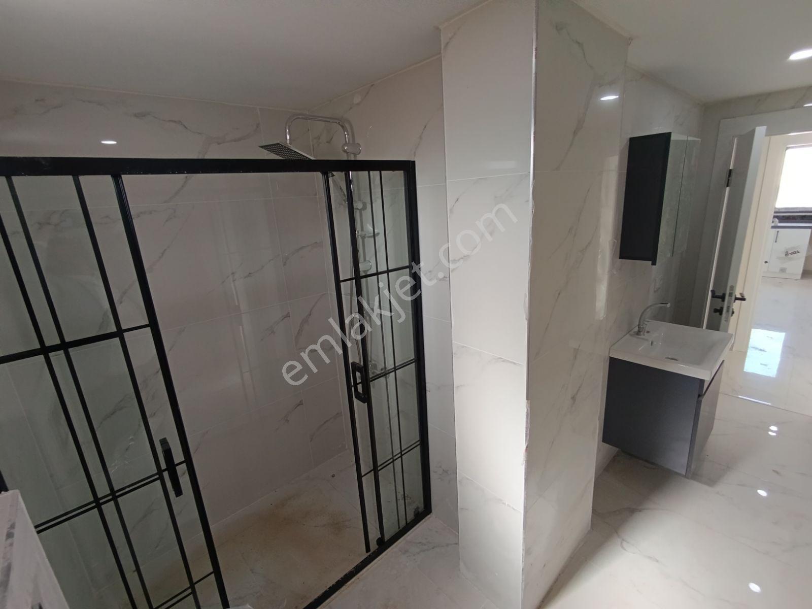 Sultanbeyli'de Satılık 2+1 İskânlı Geniş Daire — fotoğraf 16
