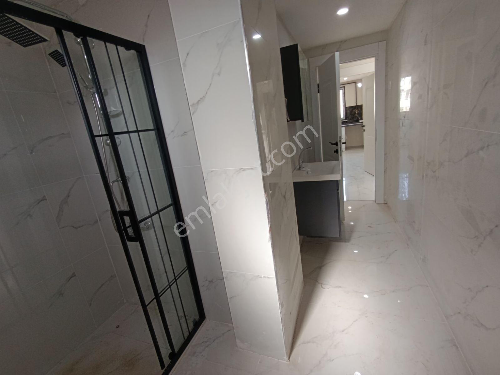 Sultanbeyli'de Satılık 2+1 İskânlı Geniş Daire — fotoğraf 17