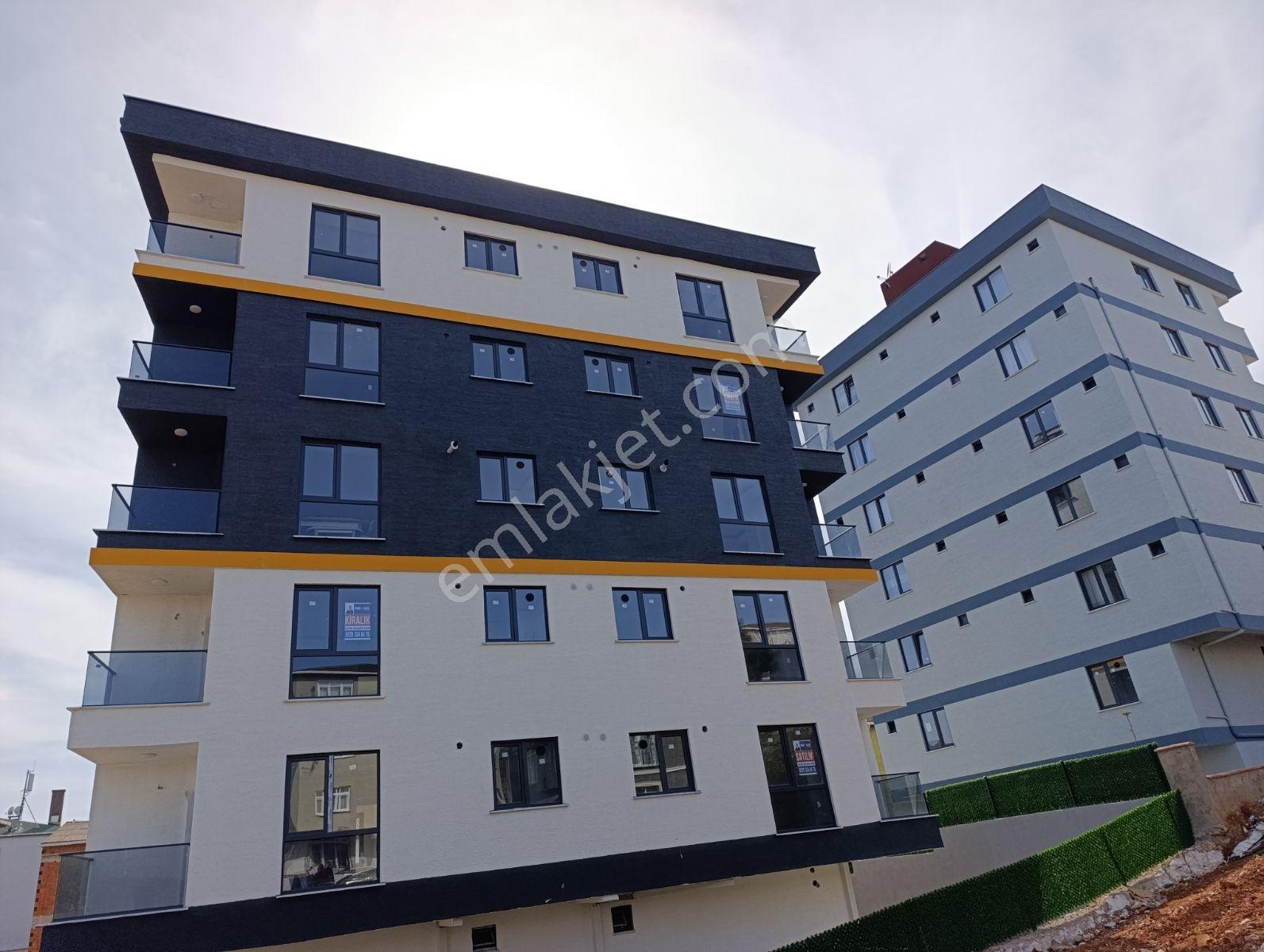Sultanbeyli'de Satılık 2+1 İskânlı Geniş Daire — fotoğraf 21