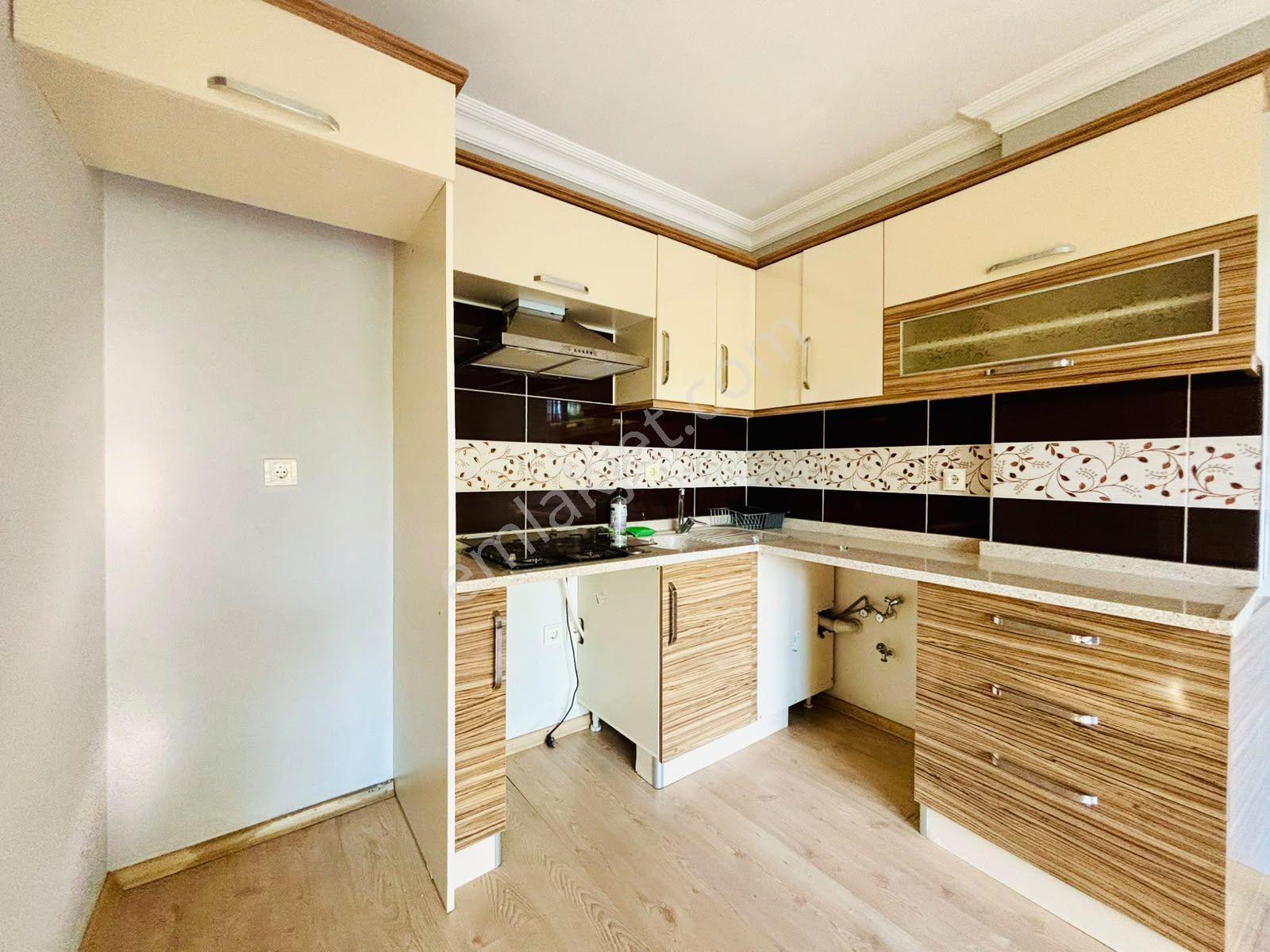 Yükselden Altınkumda Merkezi Konum Ve Bahçe Keyfi Bir Arada 2+1 — fotoğraf 6