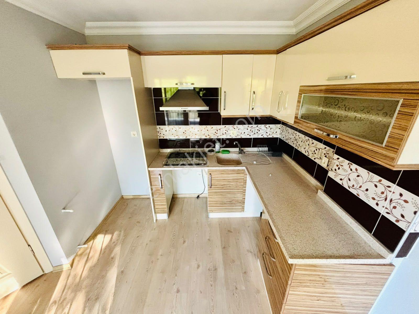 Yükselden Altınkumda Merkezi Konum Ve Bahçe Keyfi Bir Arada 2+1 — fotoğraf 7