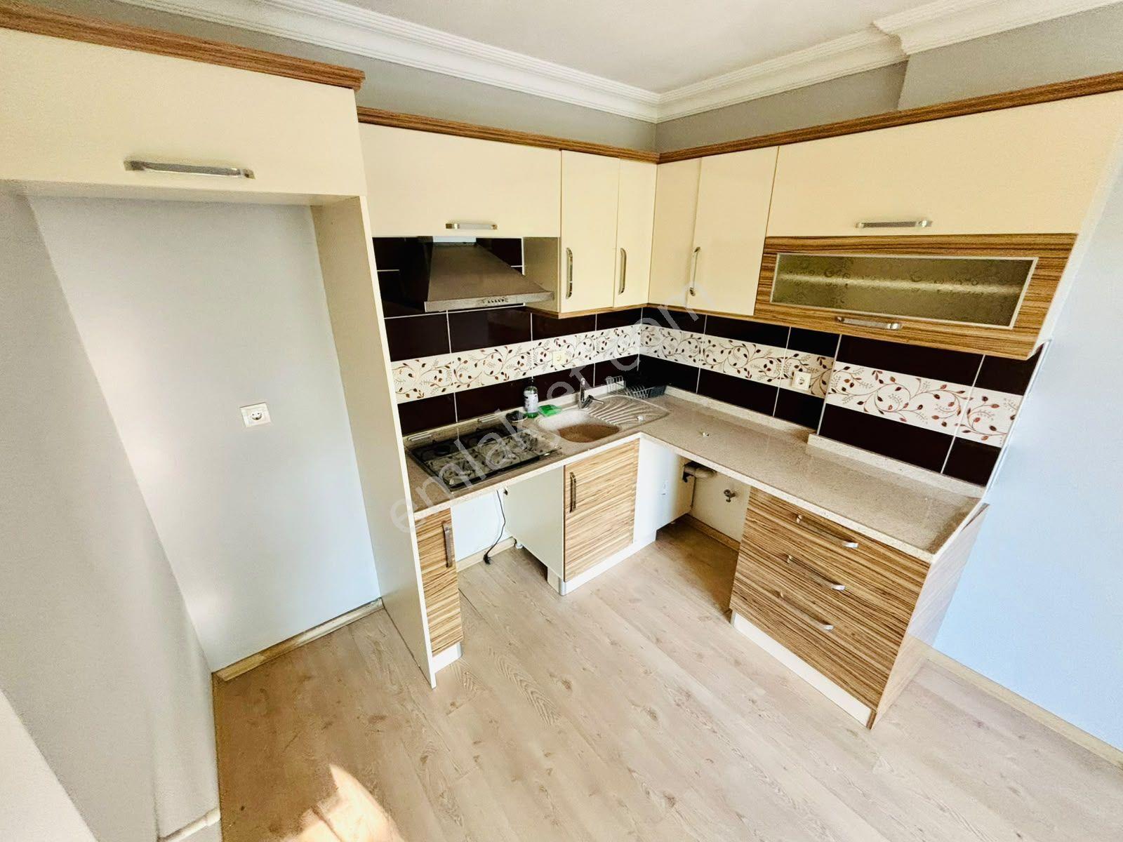Yükselden Altınkumda Merkezi Konum Ve Bahçe Keyfi Bir Arada 2+1 — fotoğraf 8