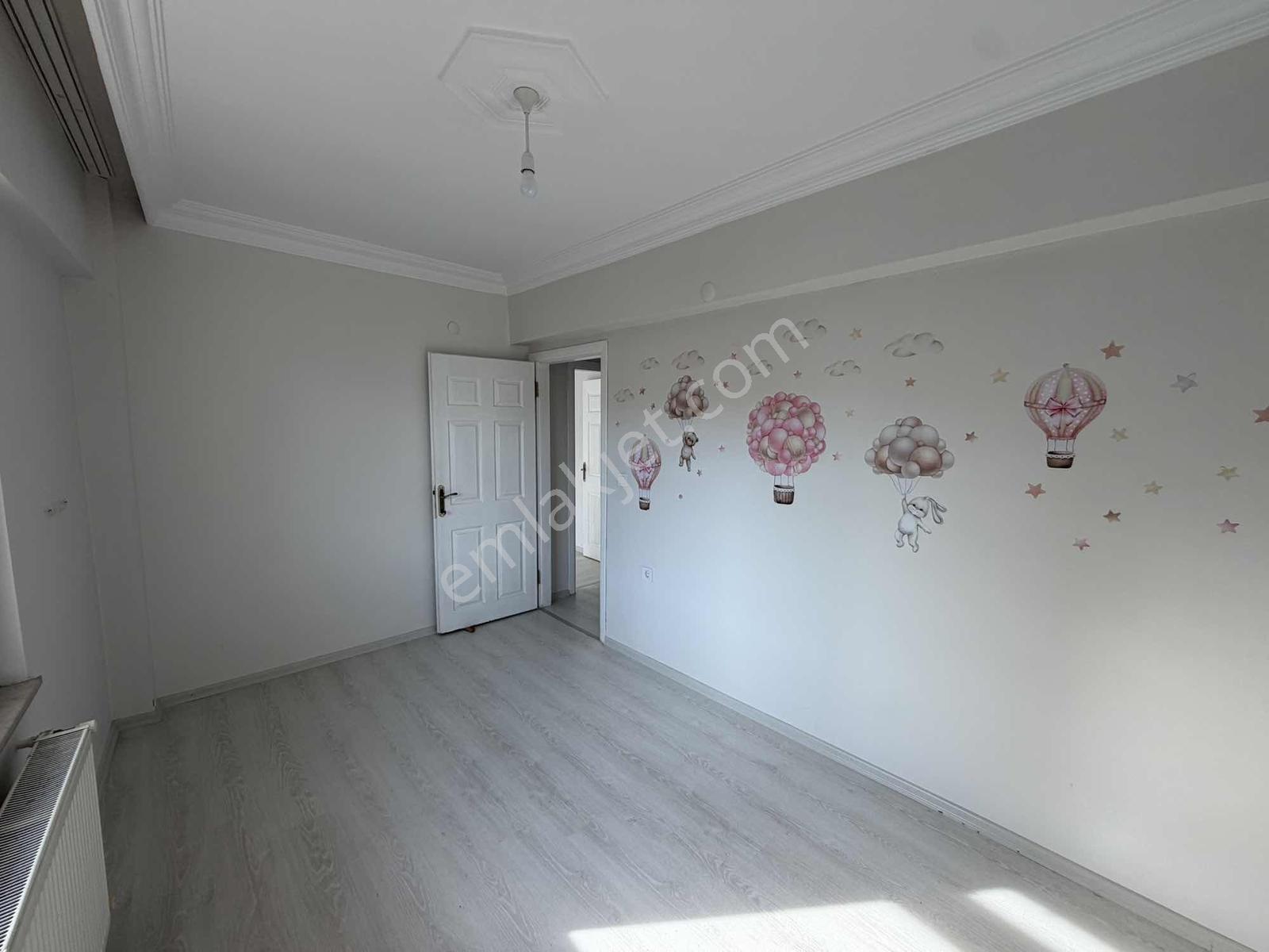 Kökçüoğlu 2.bulvar Yolu Üstünde Satılık 3+1 Asansörlü Daire — fotoğraf 6