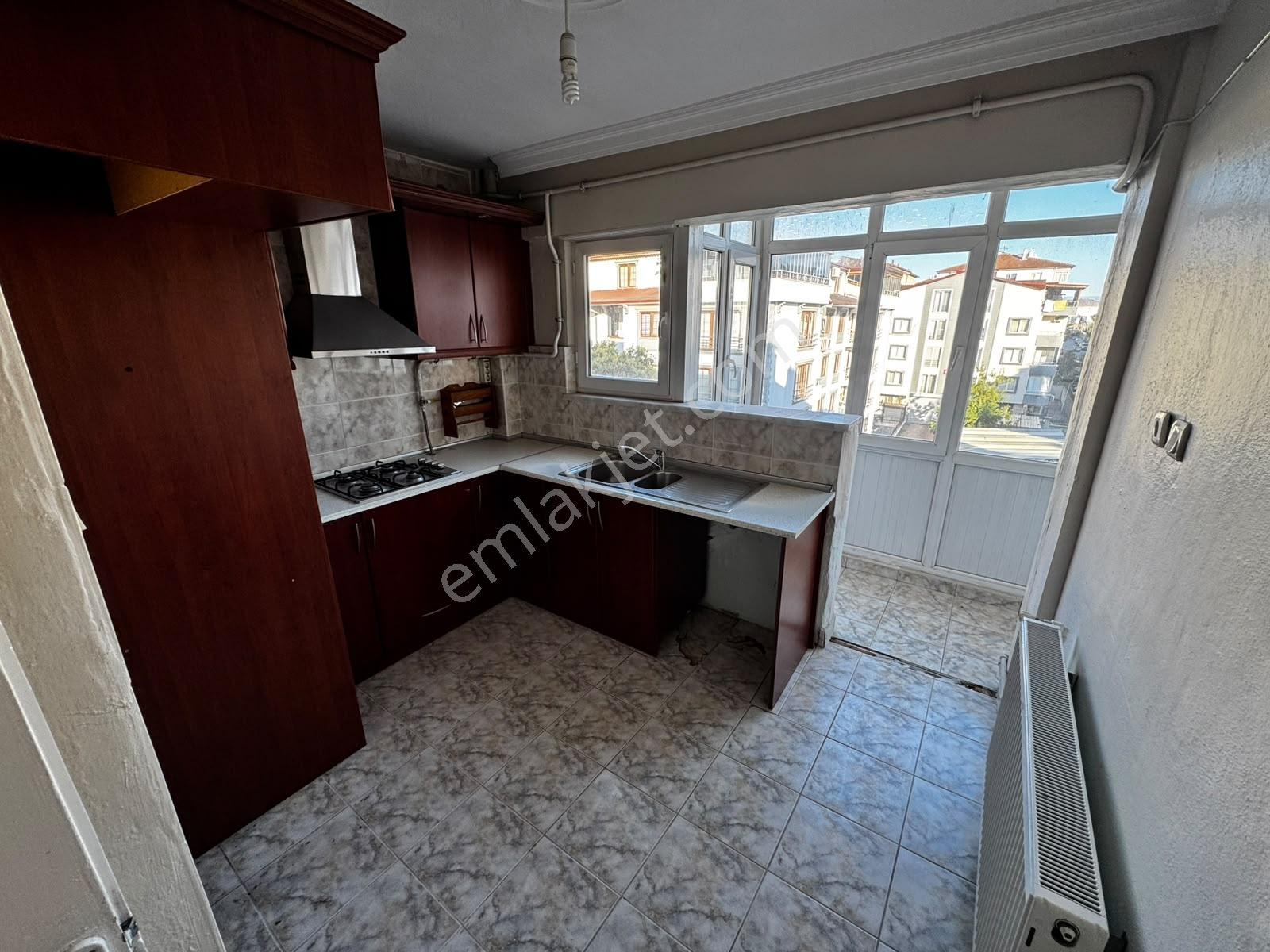 Emek Emlak'tan Mimar Sinan Mah.de Satılık 3+1 Arakat Daire — fotoğraf 7