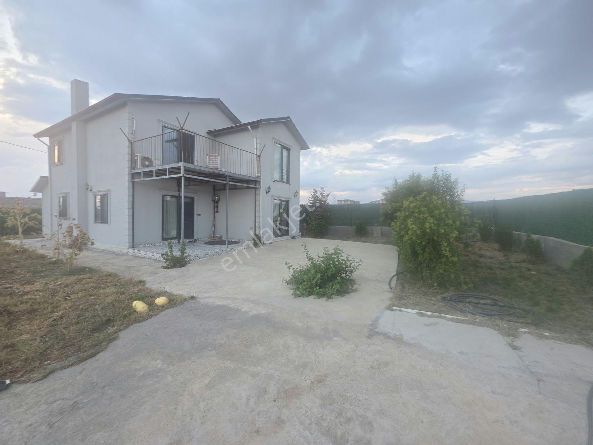 Adıyaman Güzelyurt'ta Geniş Bahçeli Satılık 3+1 Villa — fotoğraf 25