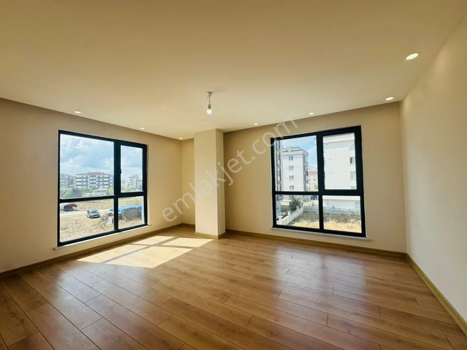 Mer-pa İnş Bağlık Mah'de/ Acil Satılık / İskanlı Cam Balkon Sıfır 2+1 — fotoğraf 12