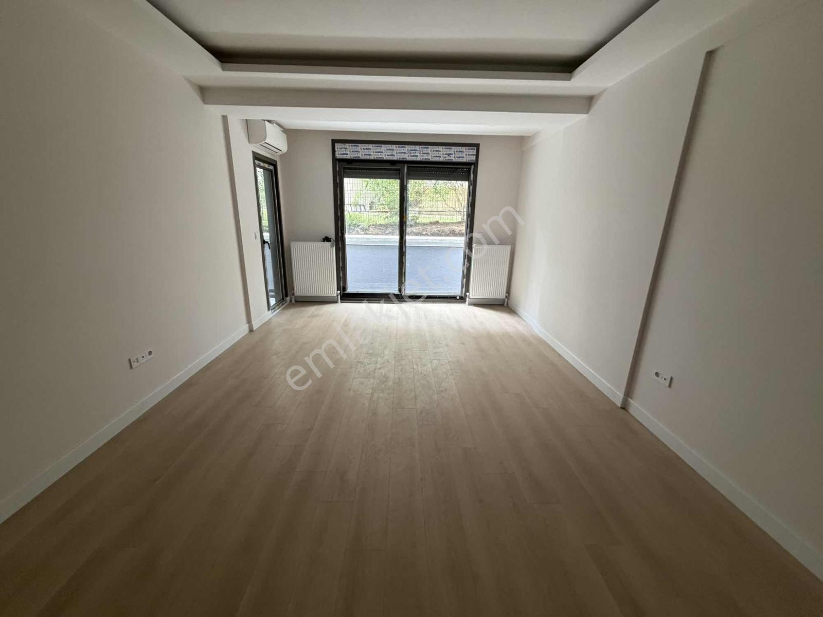 F-l 'den Koşuyolu Altunizade Bağlarbaşı Metro Sitede Sıfır 3+1 — fotoğraf 3