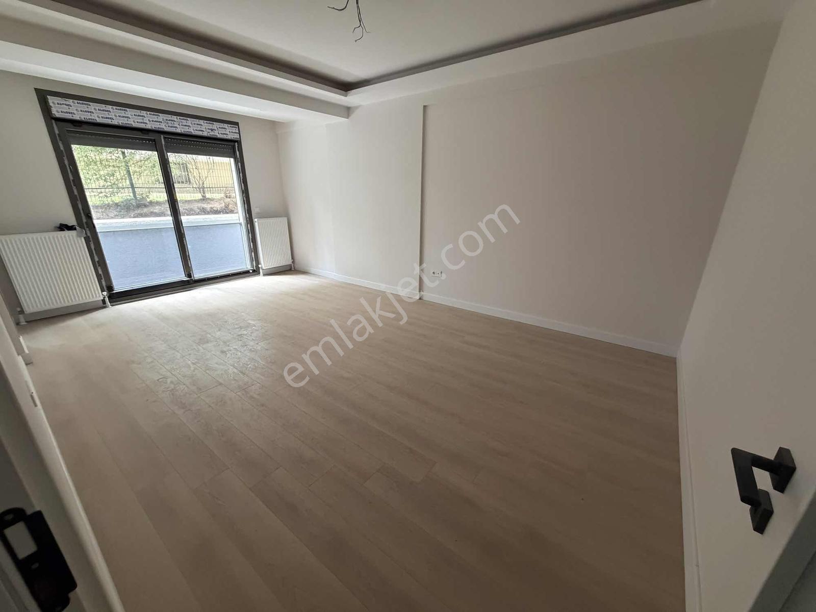 F-l 'den Koşuyolu Altunizade Bağlarbaşı Metro Sitede Sıfır 3+1 — fotoğraf 4
