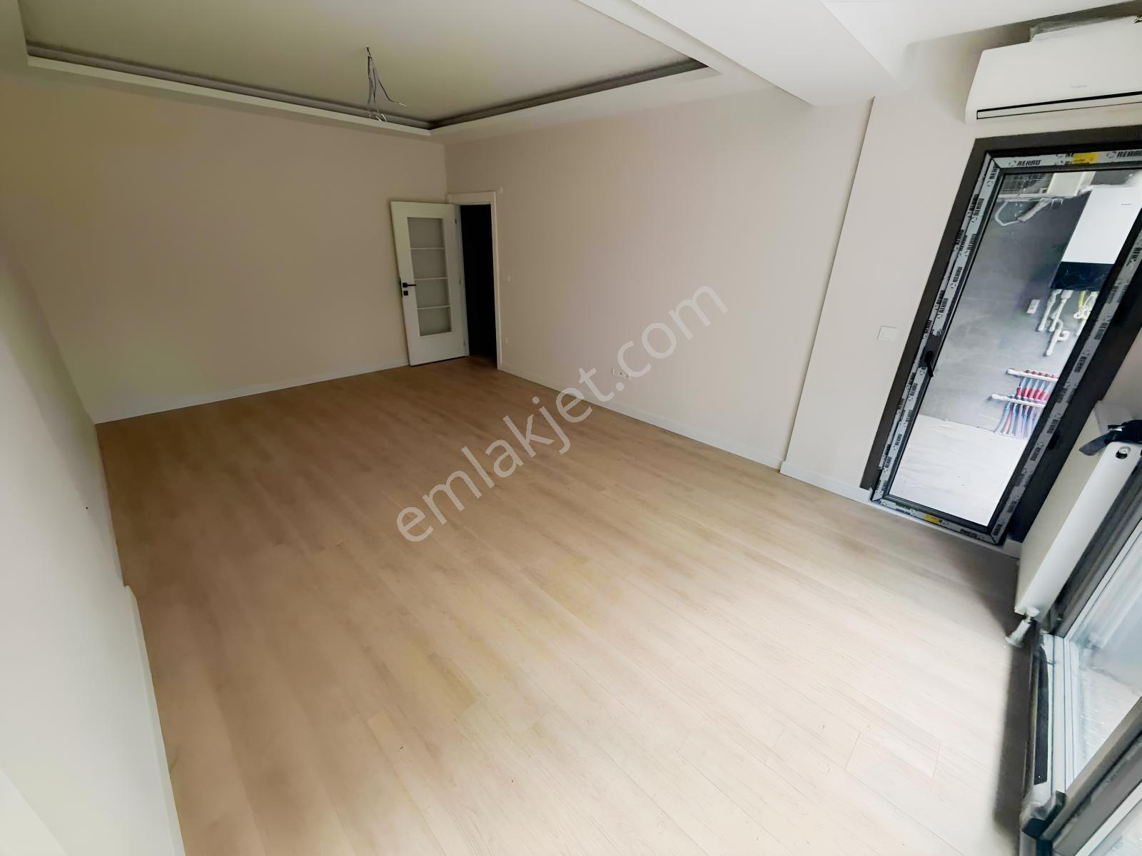 F-l 'den Koşuyolu Altunizade Bağlarbaşı Metro Sitede Sıfır 3+1 — fotoğraf 6