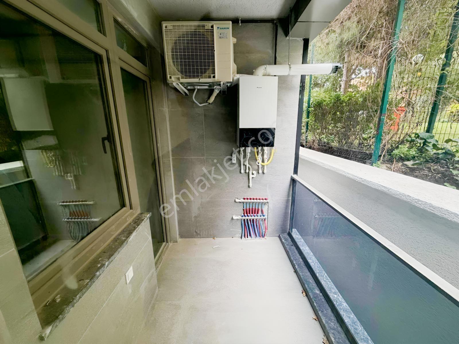 F-l 'den Koşuyolu Altunizade Bağlarbaşı Metro Sitede Sıfır 3+1 — fotoğraf 9