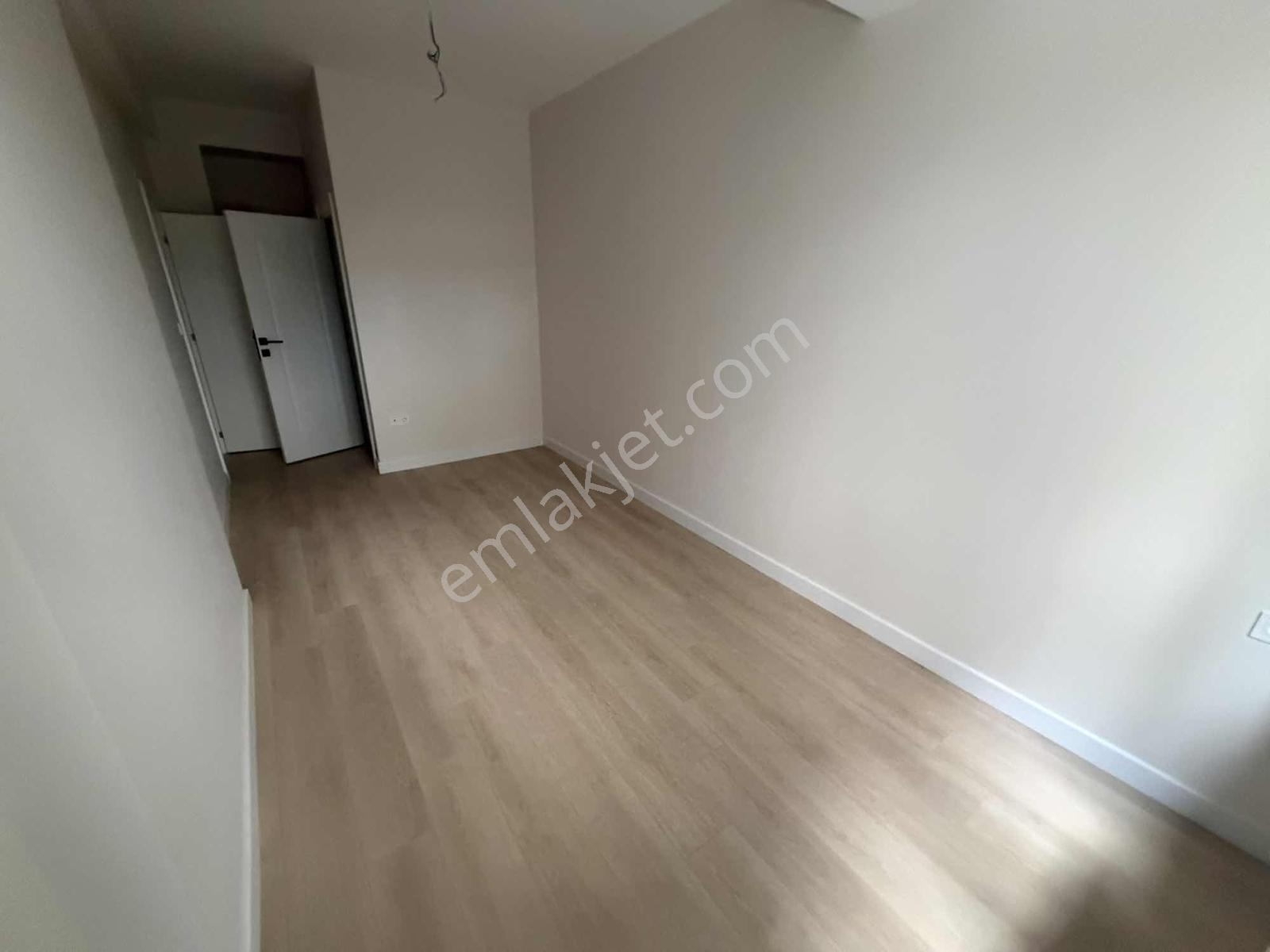 F-l 'den Koşuyolu Altunizade Bağlarbaşı Metro Sitede Sıfır 3+1 — fotoğraf 19