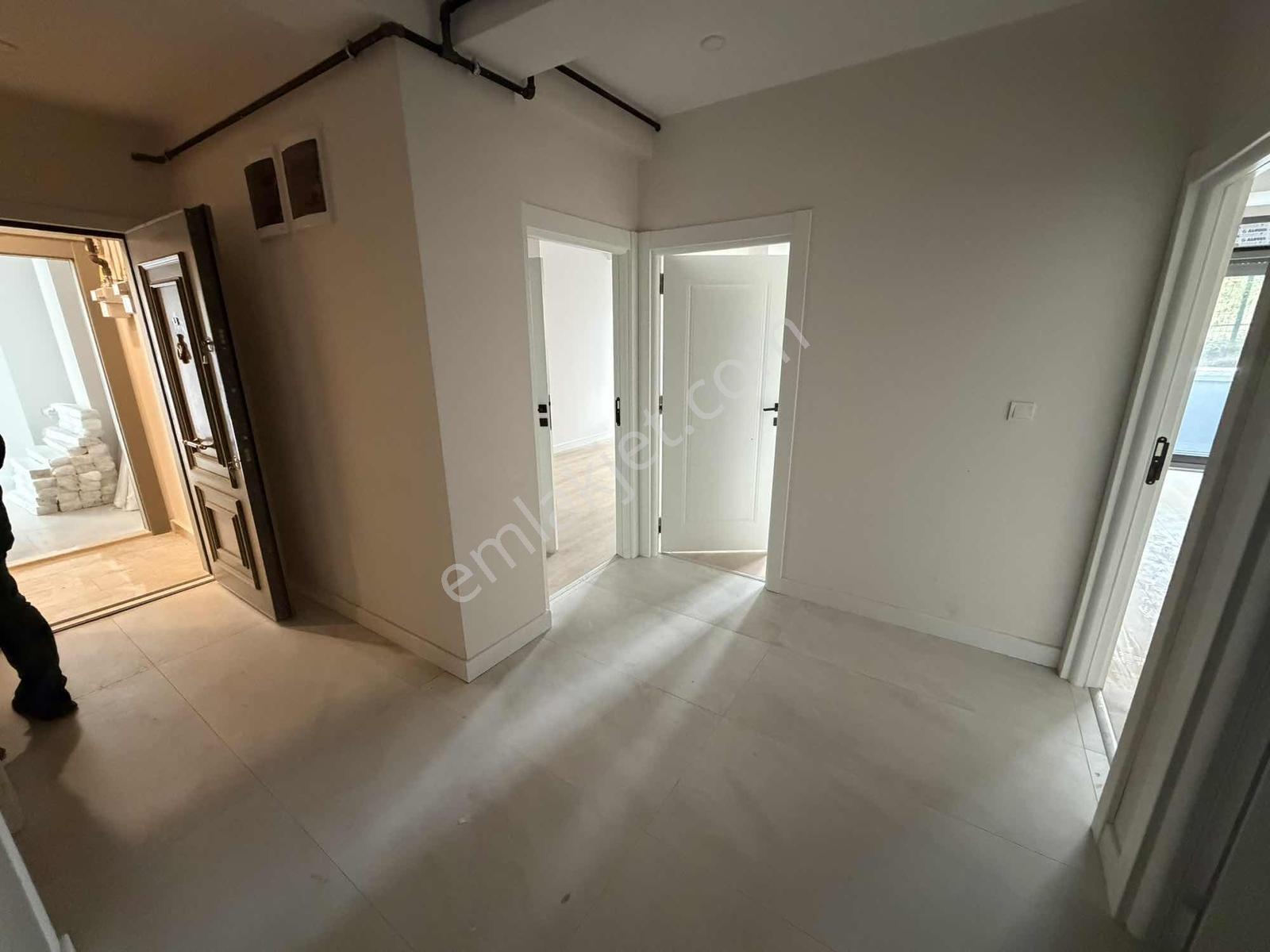 F-l 'den Koşuyolu Altunizade Bağlarbaşı Metro Sitede Sıfır 3+1 — fotoğraf 29