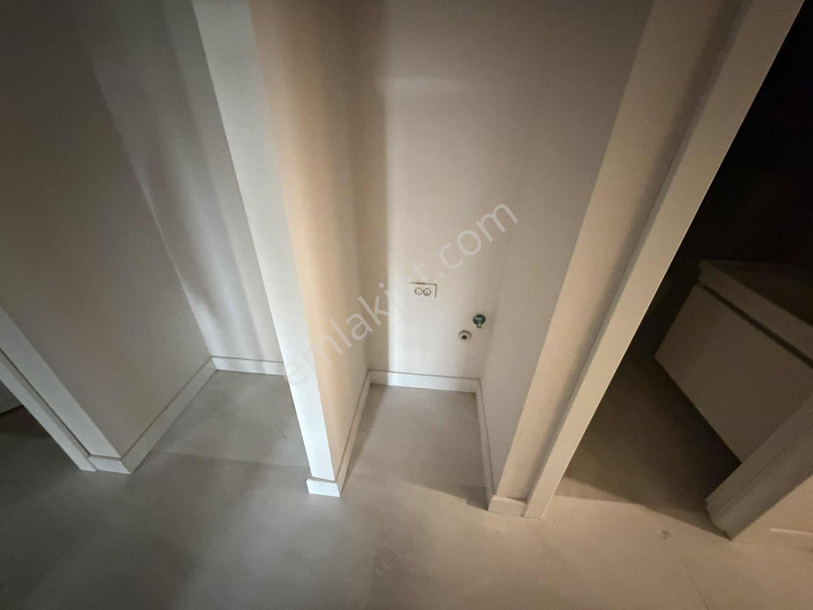 F-l 'den Koşuyolu Altunizade Bağlarbaşı Metro Sitede Sıfır 3+1 — fotoğraf 30