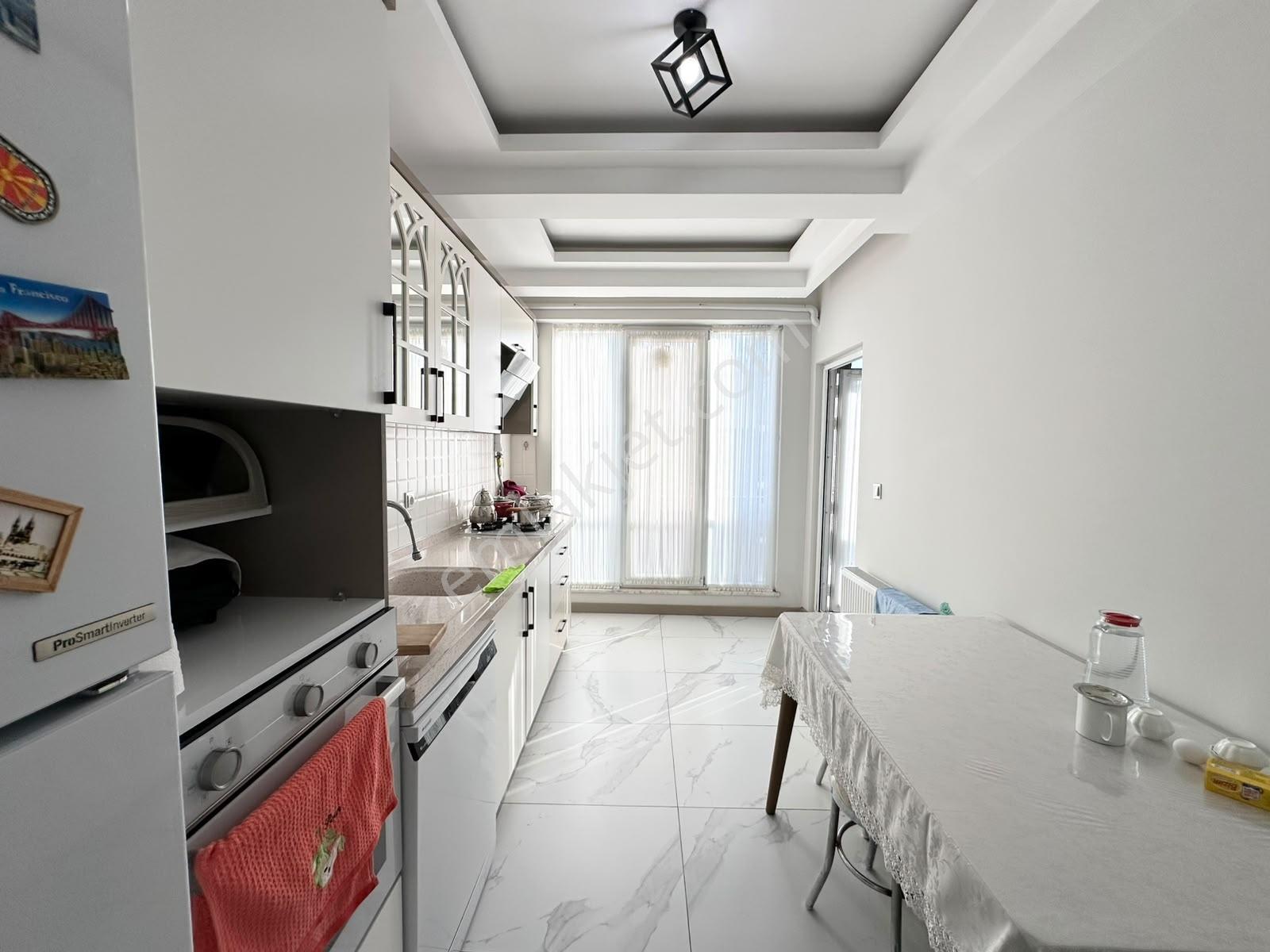 Doradan Altınkumda Satılık 2+1 Full Kredili Ön Cephe Köşe Daire — fotoğraf 14