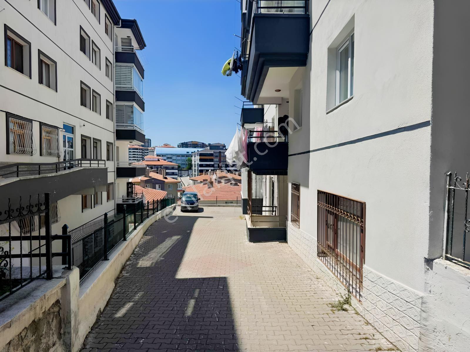 Akdere Merkezde Satılık 3+1 Daire — fotoğraf 2