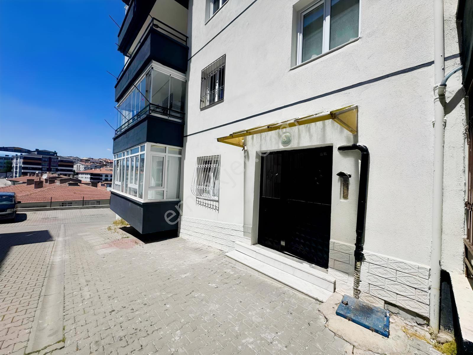 Akdere Merkezde Satılık 3+1 Daire — fotoğraf 3