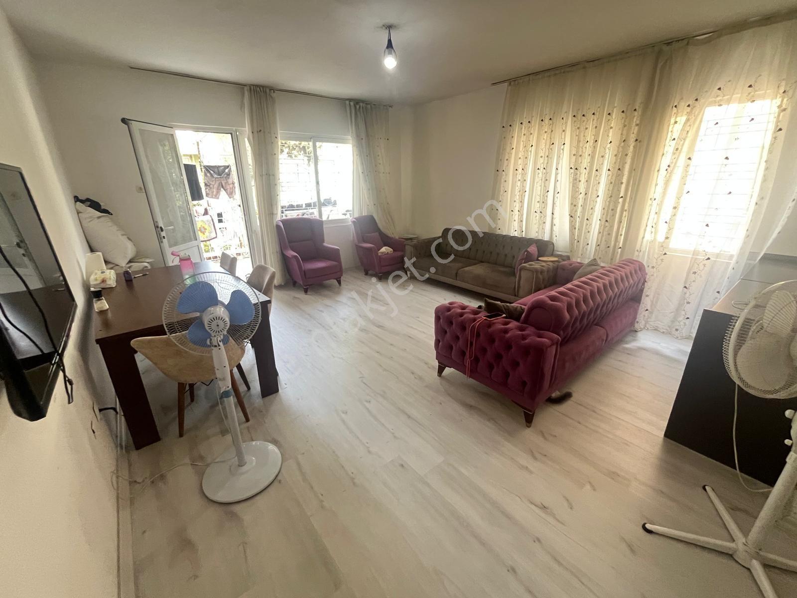 Prestij'Den Hamidiye'De Ayrı Mutfak Geniş Oturumlu 2+1 Daire