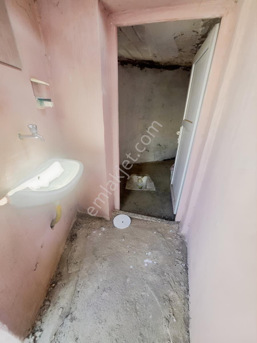 Vesile'den Tek Katlı Cadde Üzeri Müstakil 2+1 — fotoğraf 24